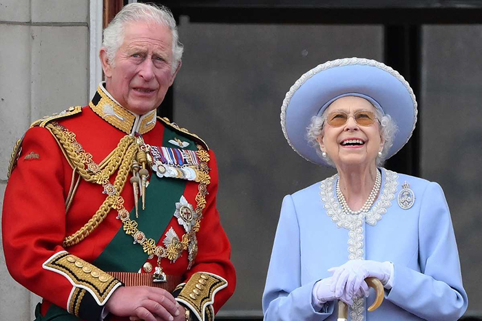 Príncipe Charles e Rainha Elizabeth ll