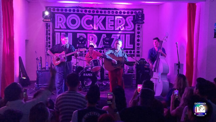 Charlie Hightone e The Rockin Hunters no Rockabilly Christmas Rockers In Brazil em dezembro