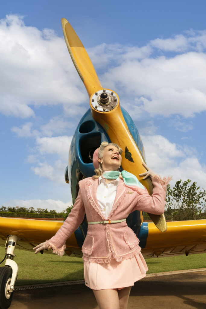 Pin-Up aviadora patinadora