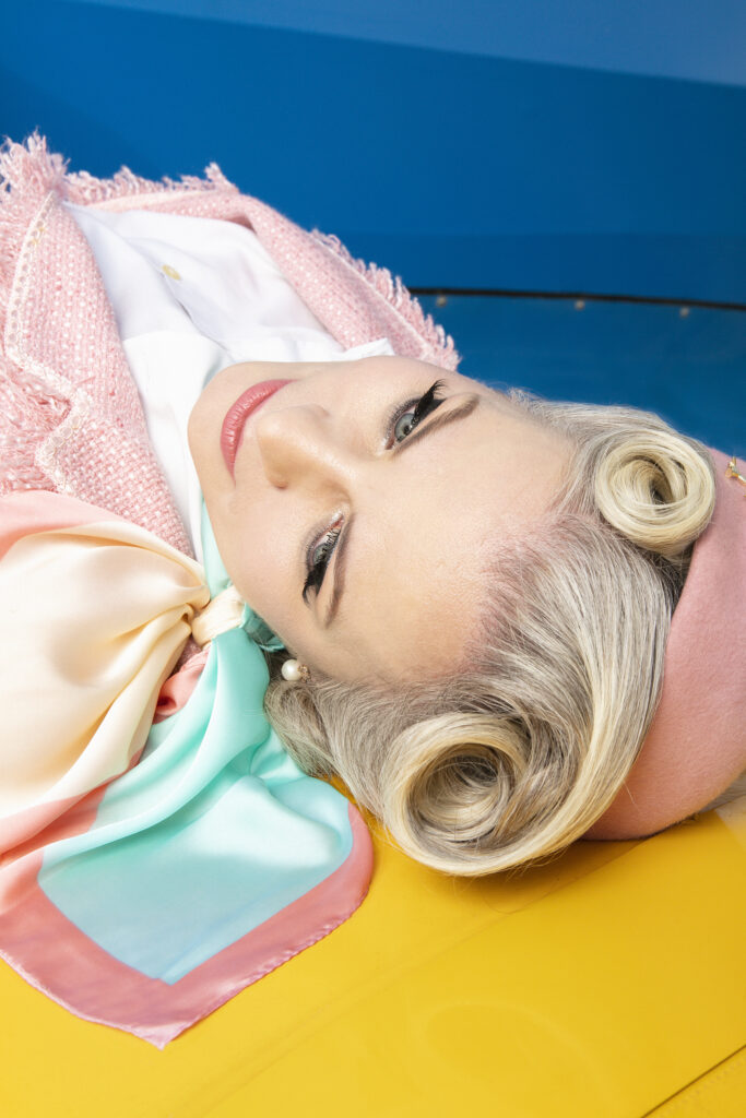 Pin-Up aviadora patinadora