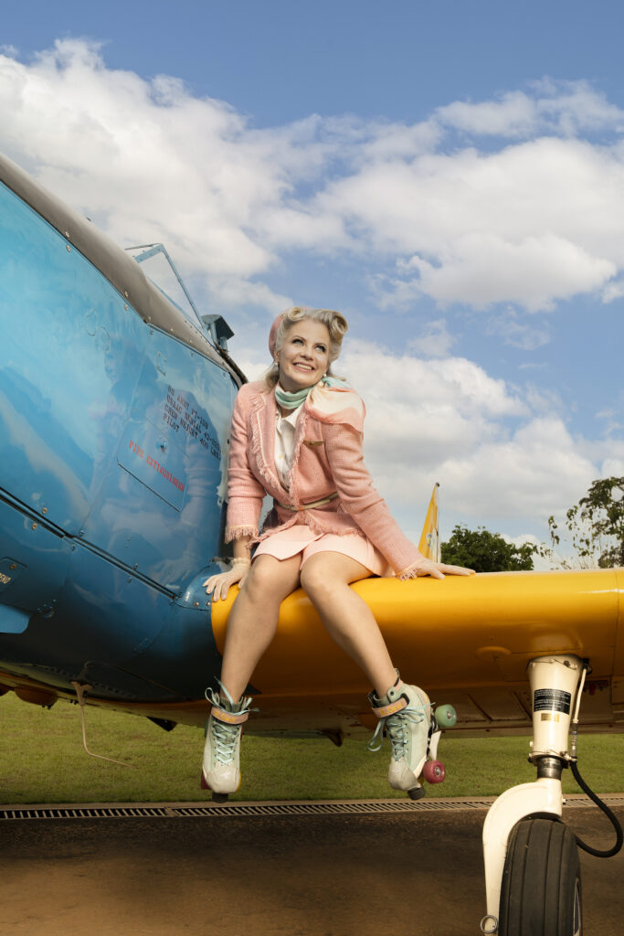 Pin-Up aviadora patinadora