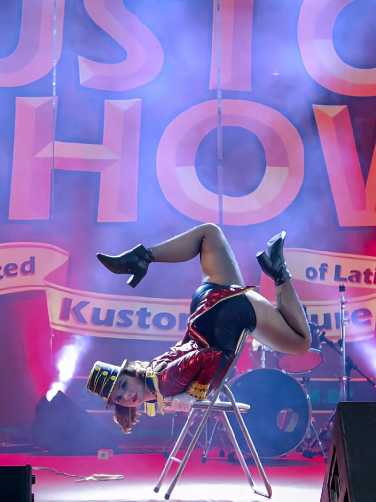 Pin-Up Ember Moon - Circo - SC Custom Show