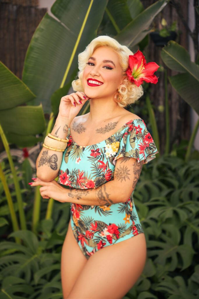 Pin-Up tropical tiki agatha dell'amo