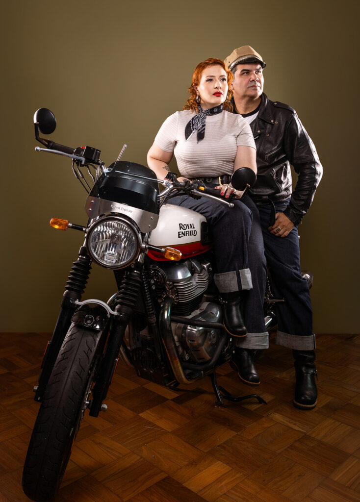 Pin-Up Biker The Wild One O Selvagem Marlon Brando Royal Enfield