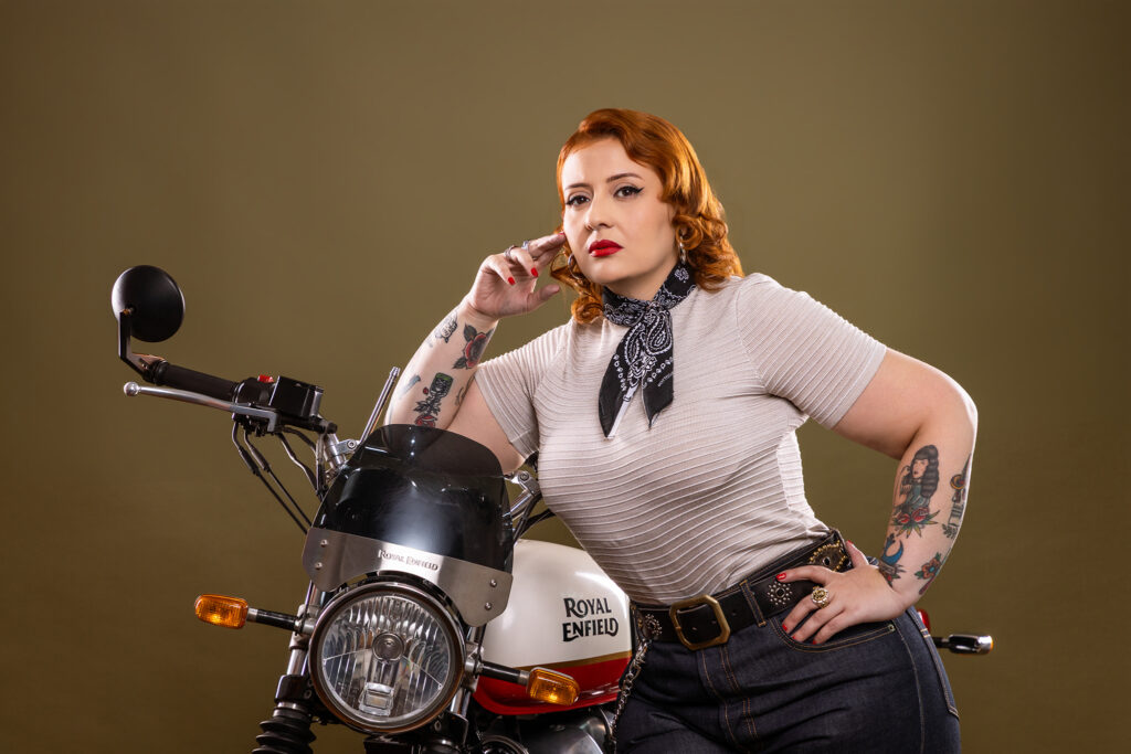 Pin-Up Biker The Wild One O Selvagem Marlon Brando Royal Enfield